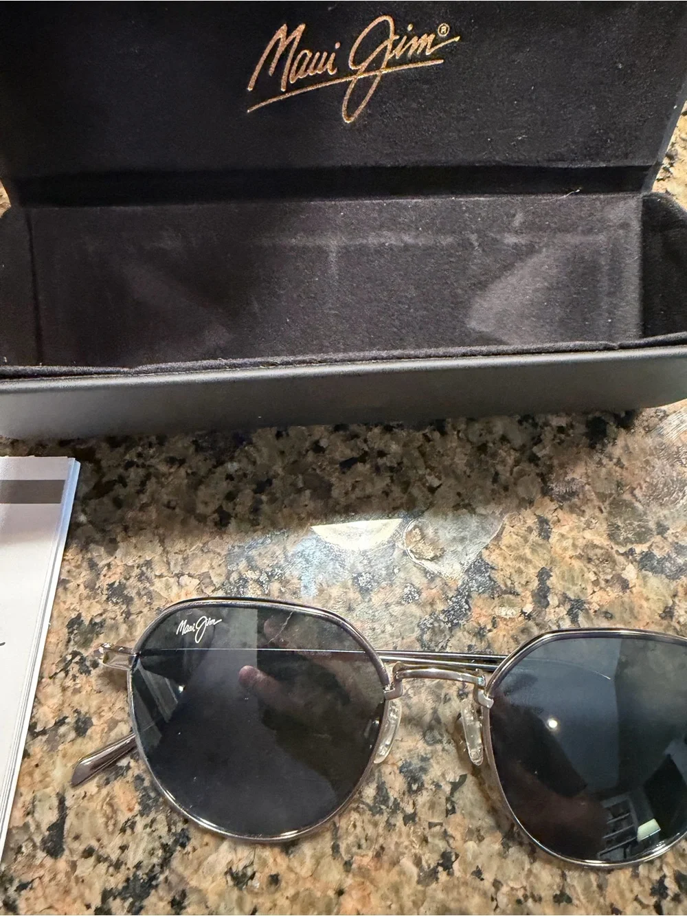 Brand New w/ Case MAUI JIM Island Eyes Grey Black Sunglasses Retail $429